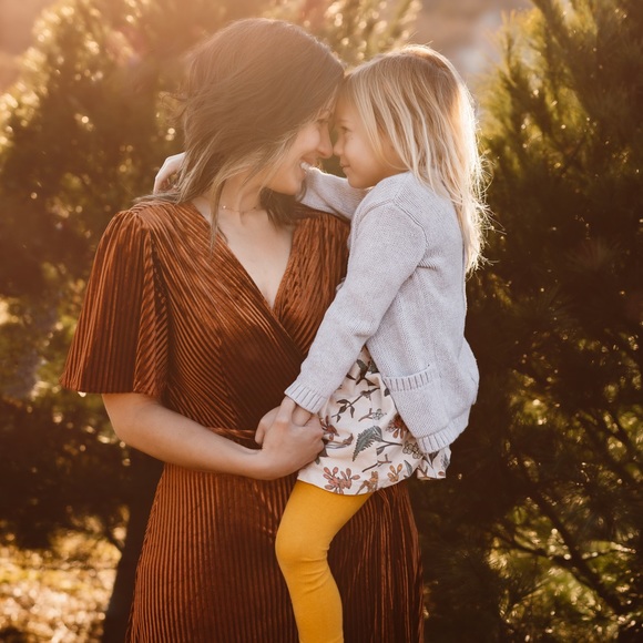 Meet your Posher, Emily - Picture 3 of 3